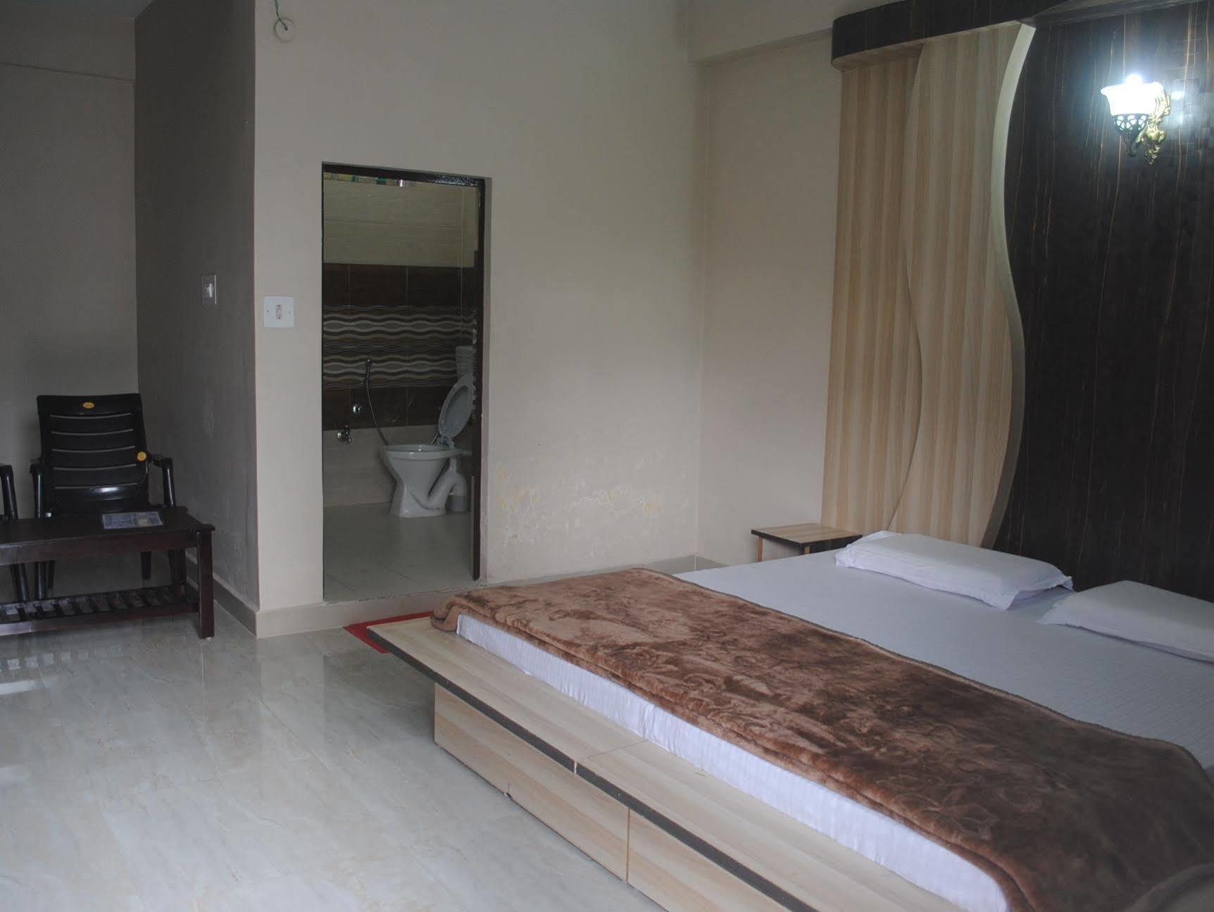 Dharamkot Inn Дхарамсала Екстериор снимка