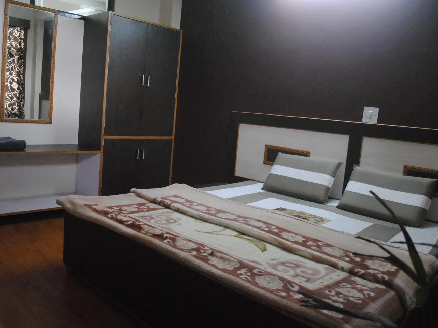 Dharamkot Inn Дхарамсала Екстериор снимка