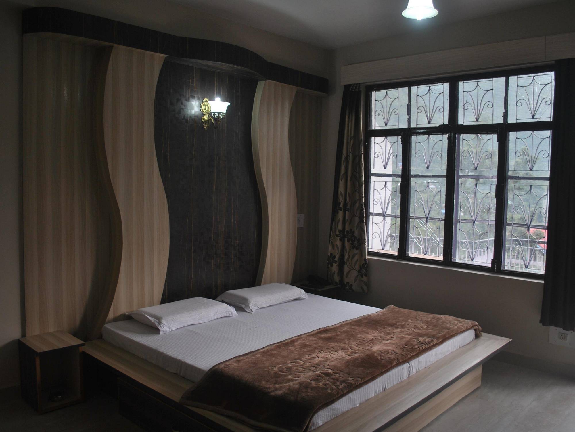 Dharamkot Inn Дхарамсала Екстериор снимка