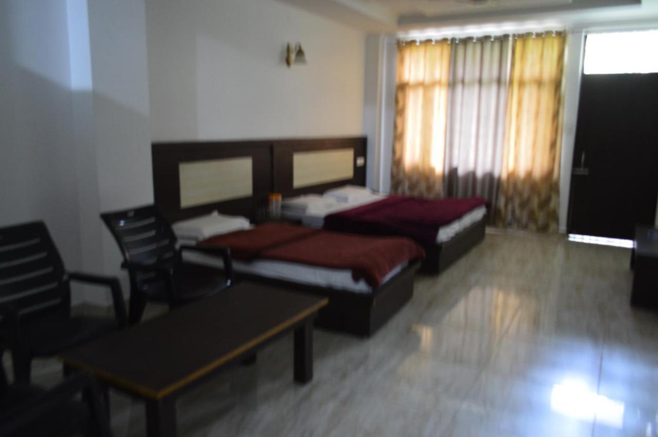 Dharamkot Inn Дхарамсала Екстериор снимка